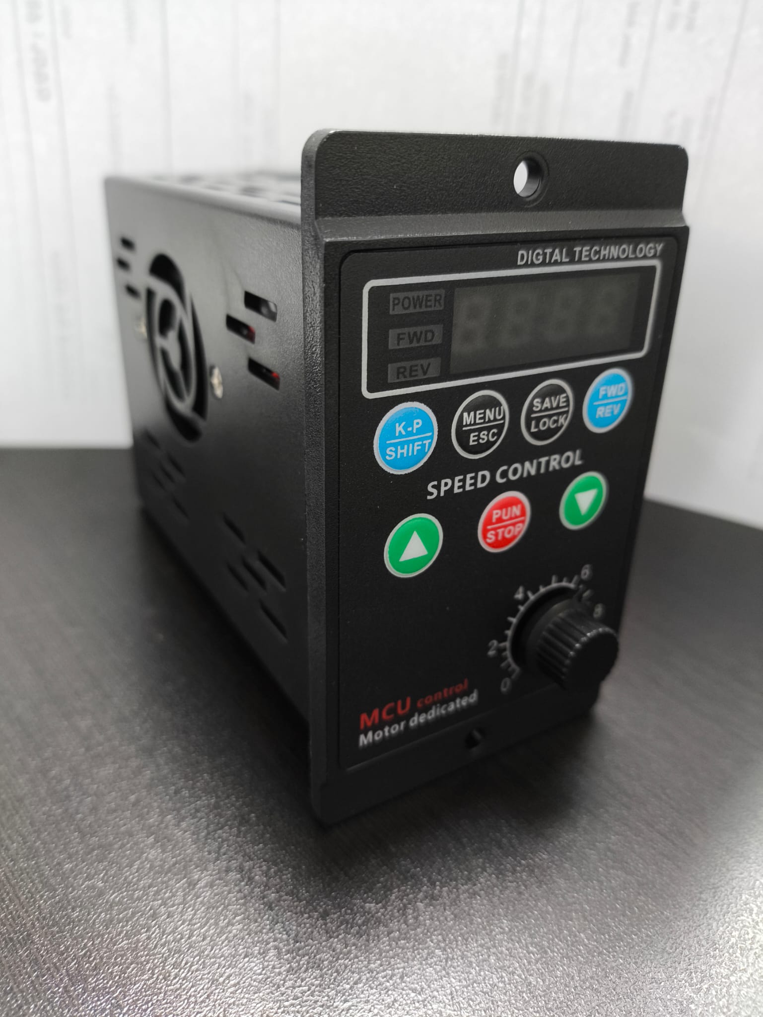 דוחף זרם למנוע תלת פאזי T13