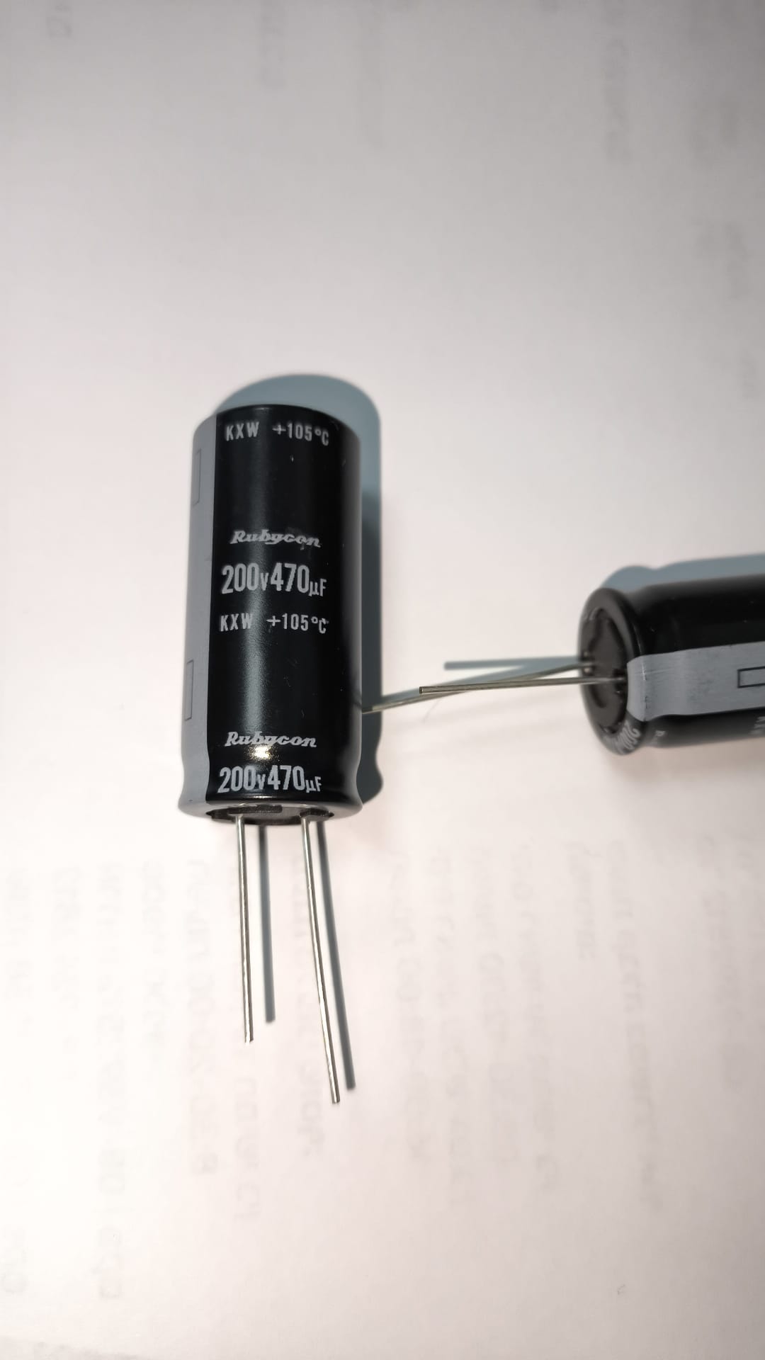 קבל אלקטרוליטי 470uF 25v