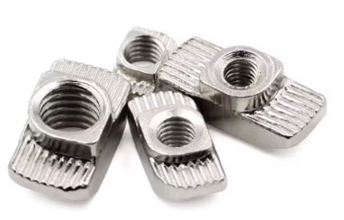 אום לחיצה M4 למסילת פרופיל אלומיניום 2020